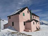 Salendo verso il Rifugio Gherardi da un insolito sentiero prima di Quindicina il 27 gennaio 2010 - FOTOGALLERY